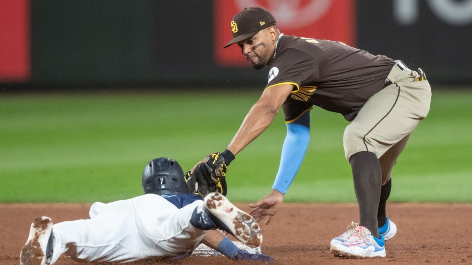 Manny Machado sets Padres&#39; HR mark in win over M&#39;s