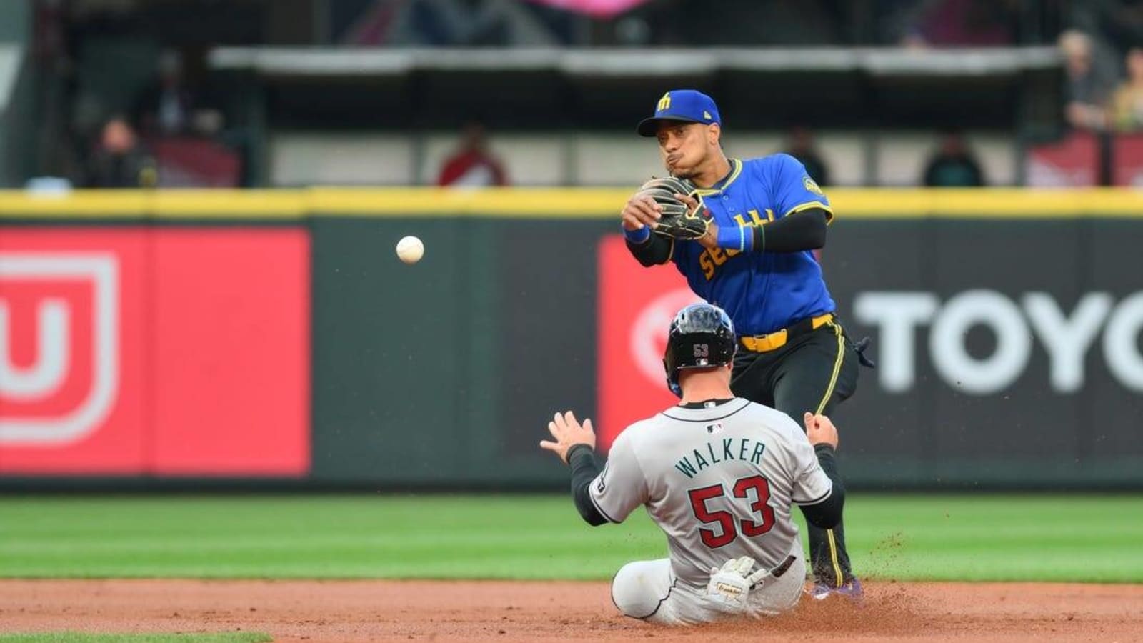 Mitch Haniger, Mariners slam Diamondbacks