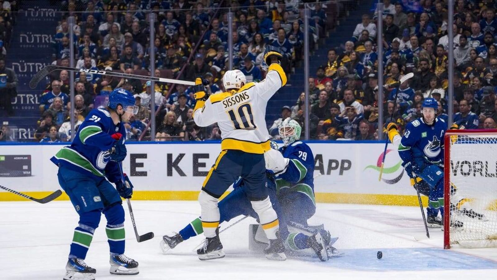 Defense carries Predators to Game 2 win over Canucks