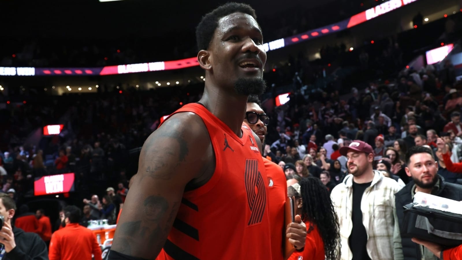 Reports: Blazers C Deandre Ayton to be free agent after buyout