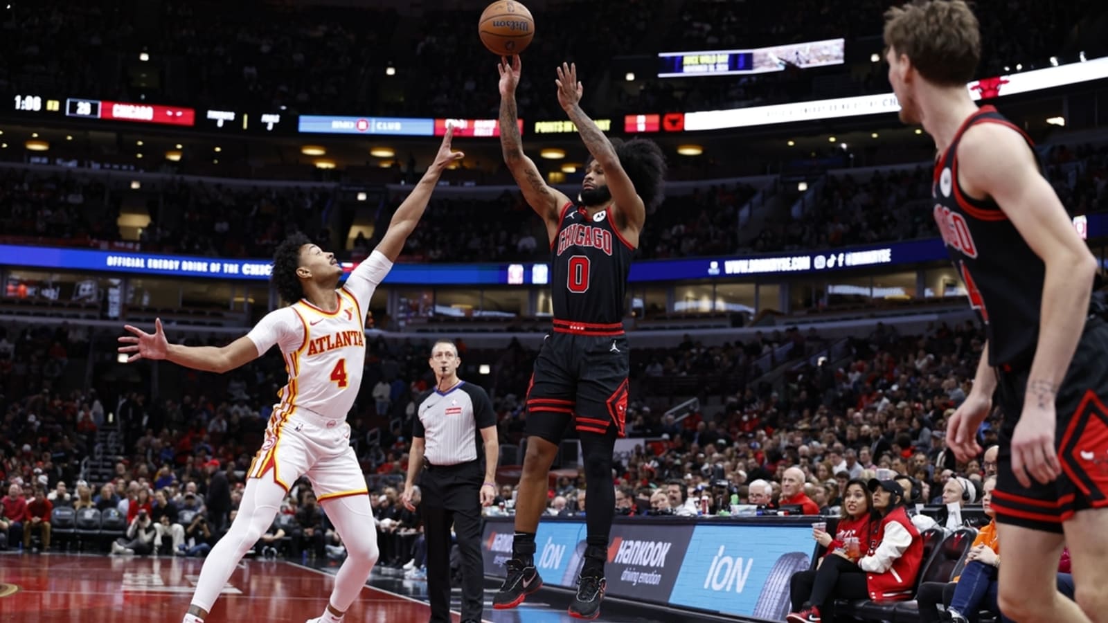 Bulls score season-best 136, take down Hawks