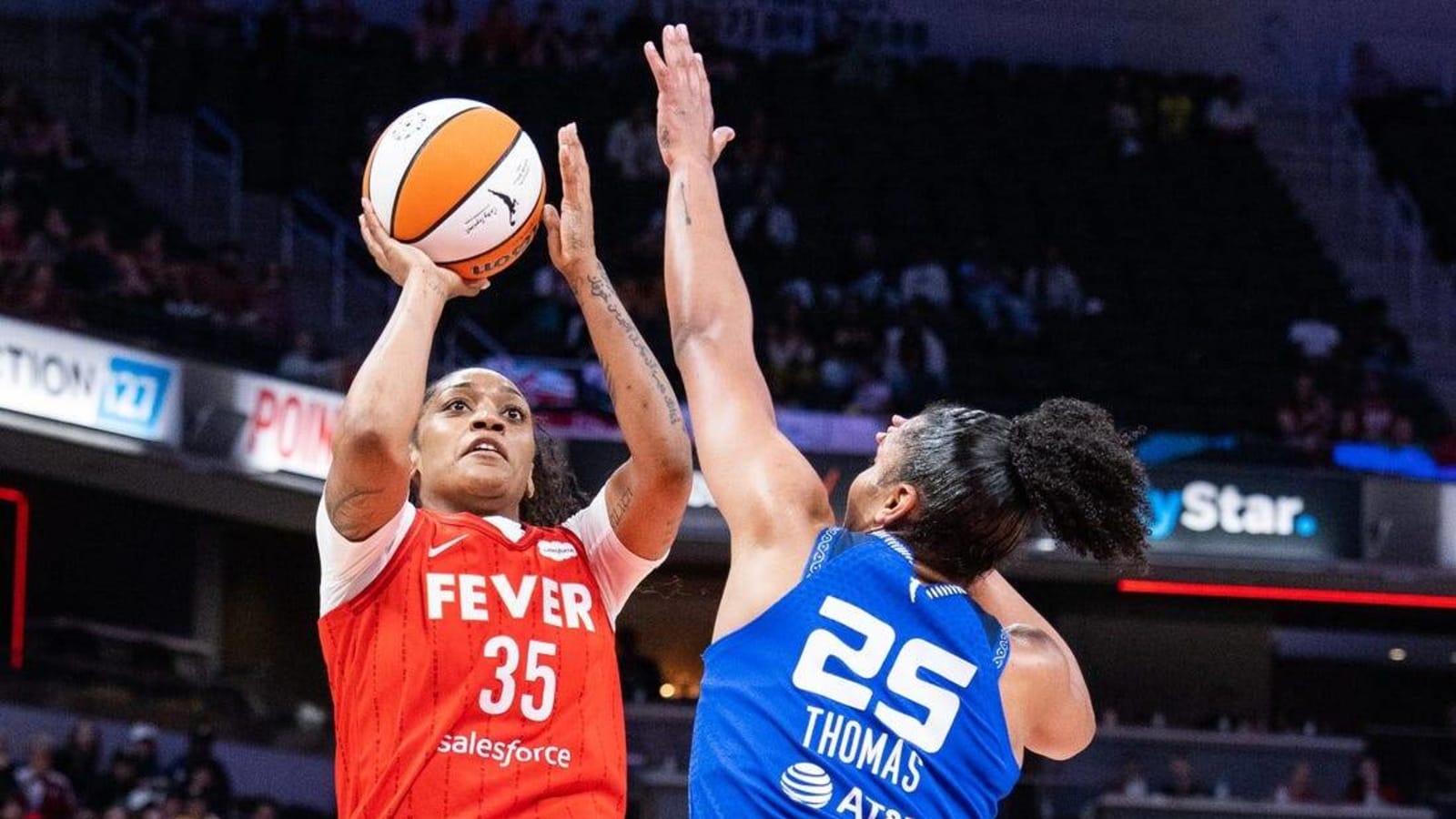 Storm sign free agent G Victoria Vivians