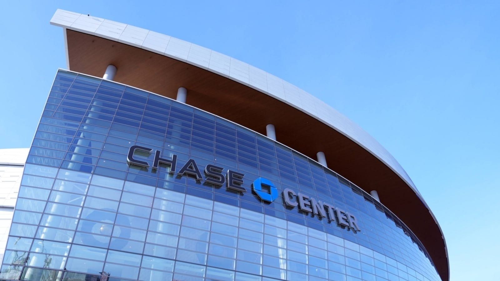 Report: Warriors lead way as NBA team values hit $4.6B average