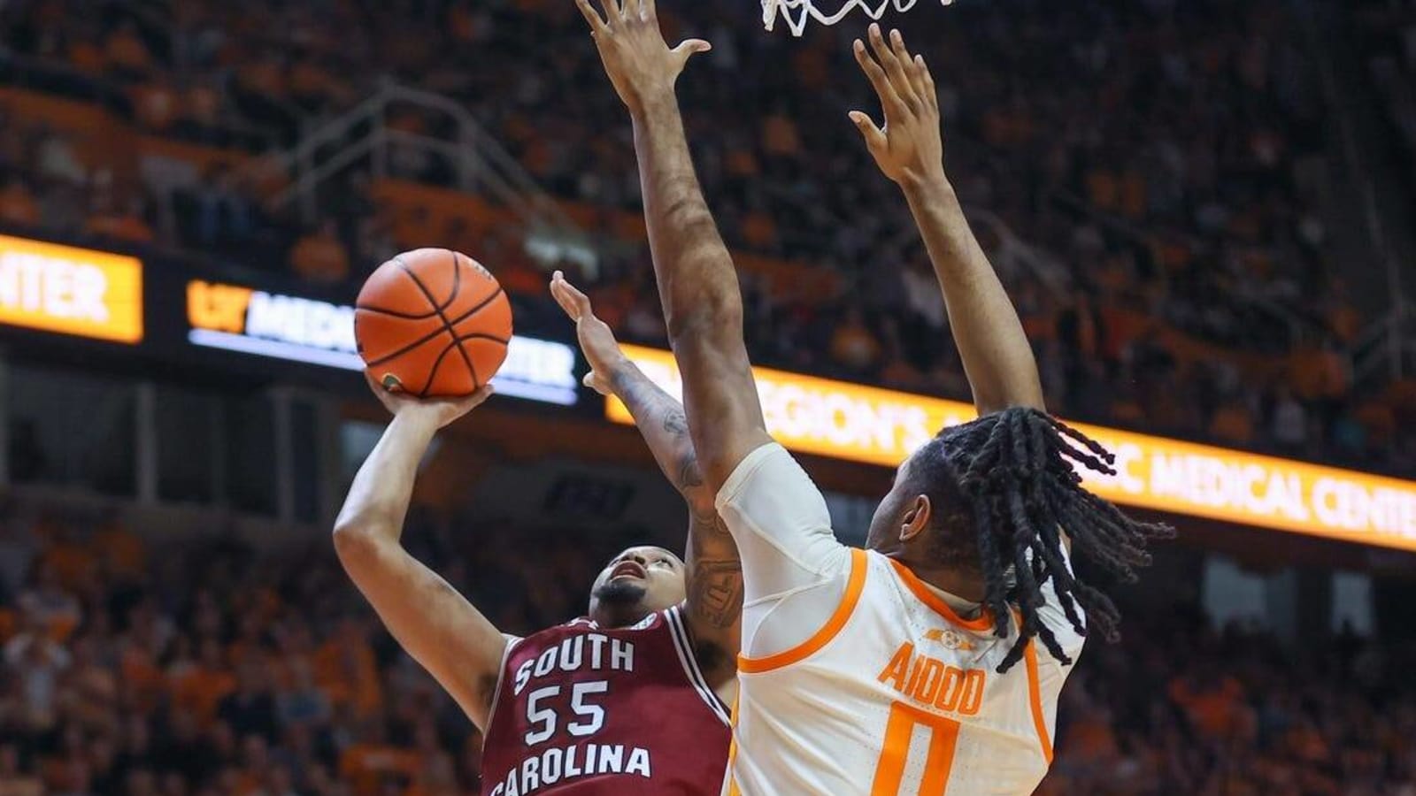 Share of SEC title on line for No. 4 Vols at No. 17 South Carolina