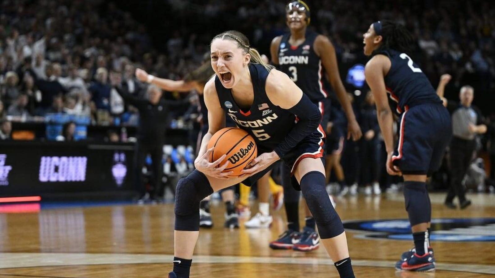 UConn s Paige Bueckers has habit of beating Iowa s Caitlin Clark Yardbarker