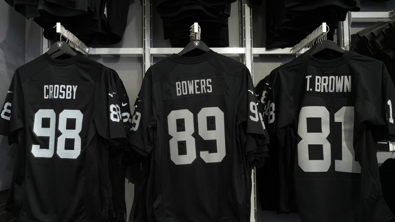 Raiders showing up late to New Orleans due to delayed flight