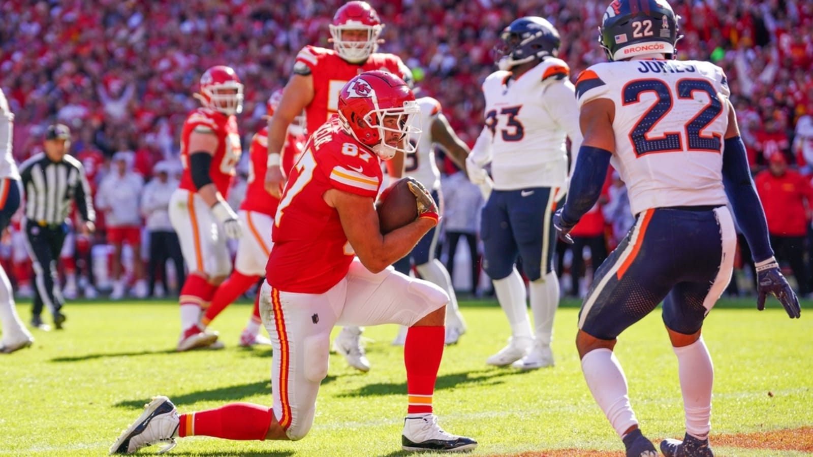 Chiefs remain unbeaten by sneaking past Broncos