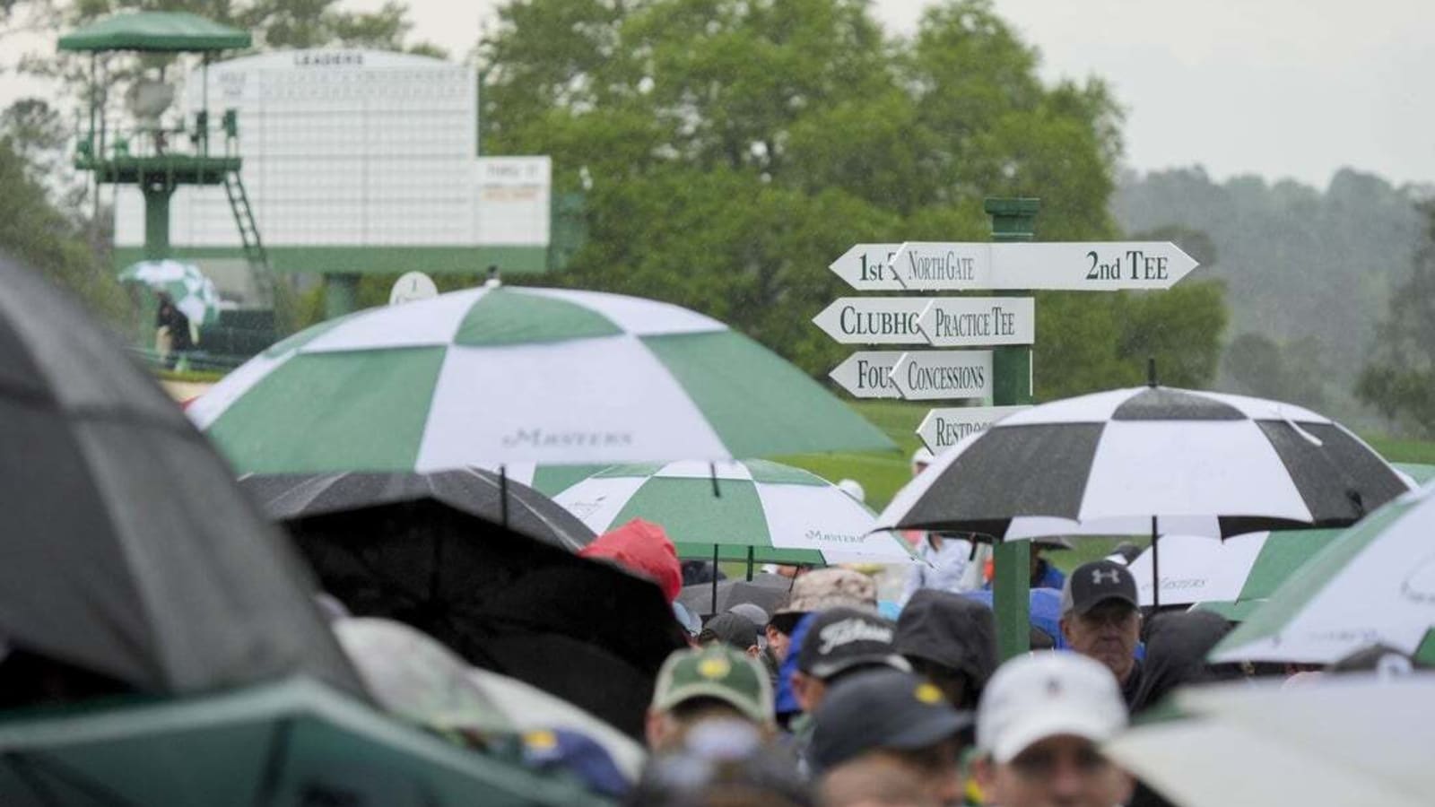 Masters evacuates patrons, suspends Monday&#39;s practice round