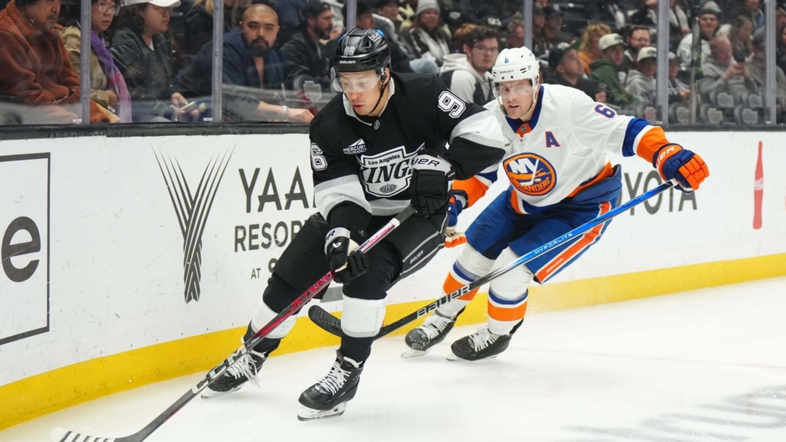 Streaking Kings look to lower boom on skidding Bruins