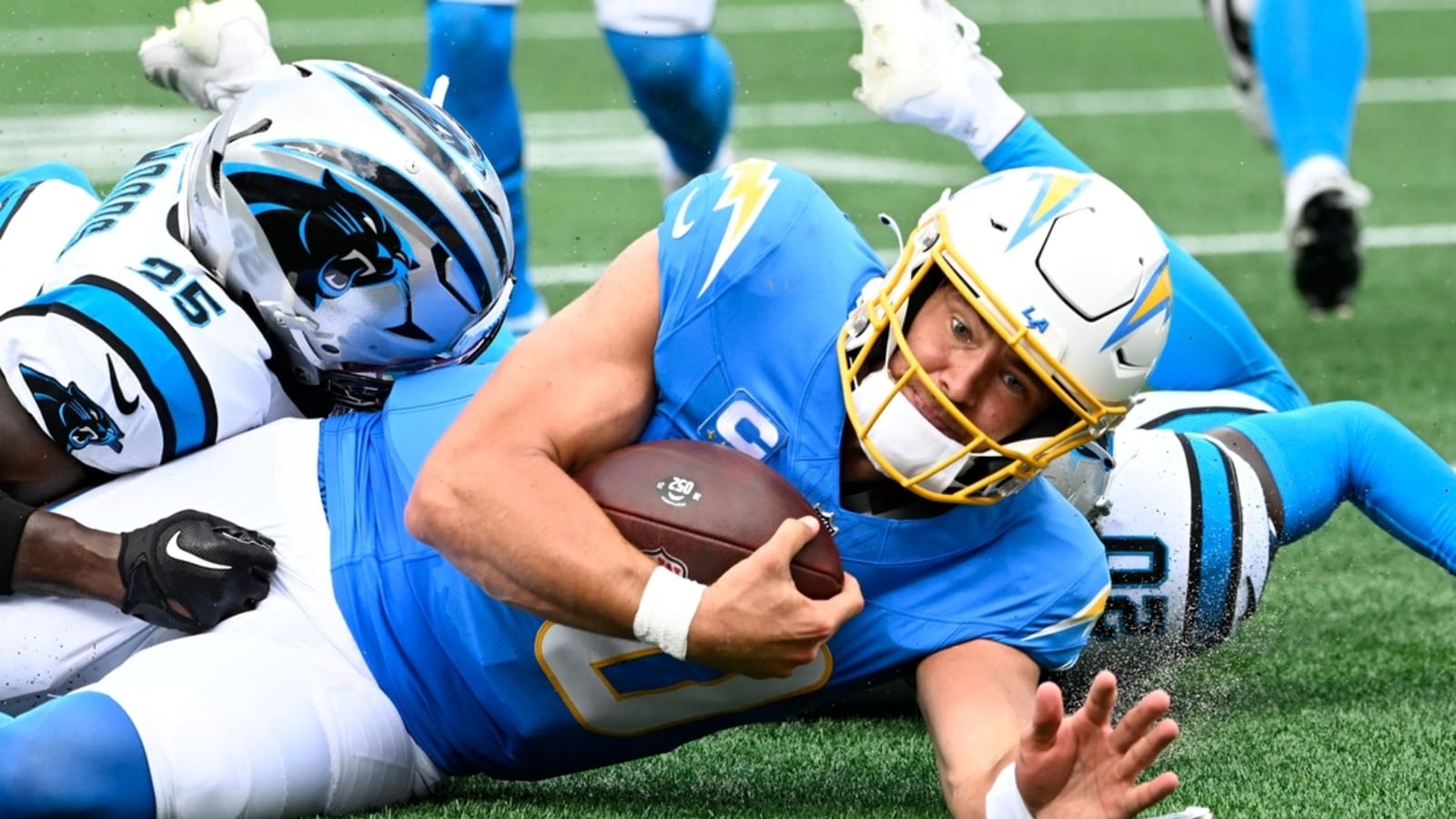 Quentin Johnston catches 2 TDs as Chargers crush Panthers