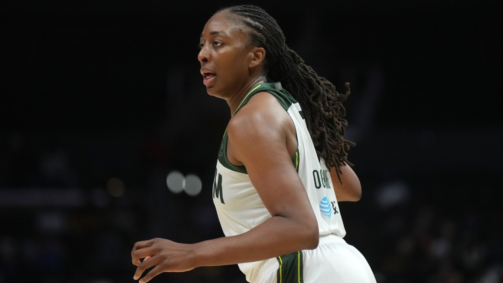 Former MVP Nneka Ogwumike returning to Storm