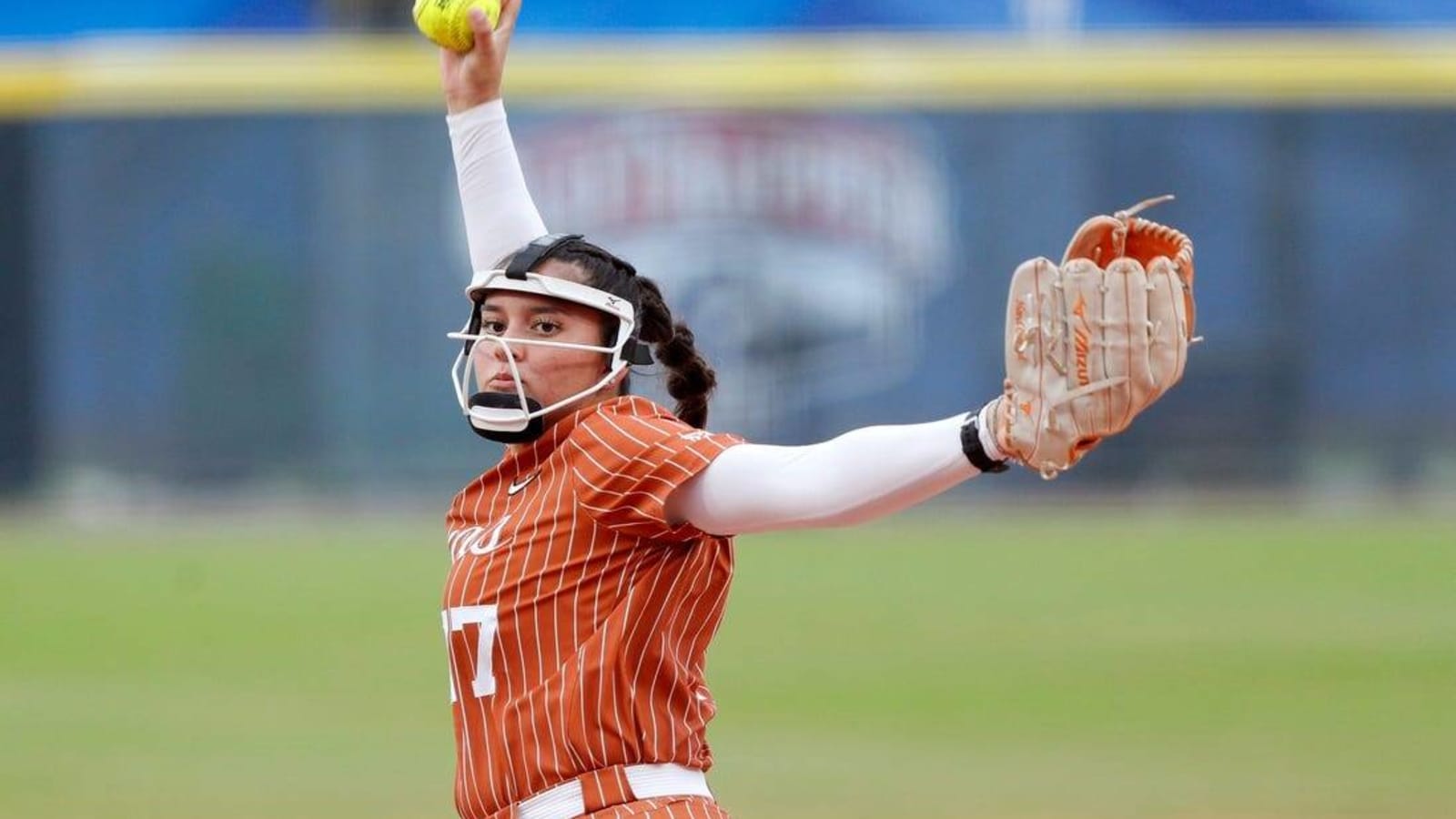 Texas, Oklahoma earn top seeds in NCAA softball bracket