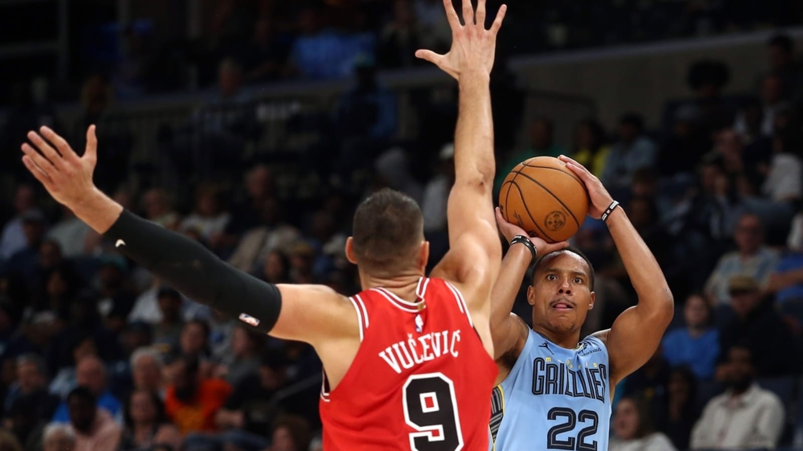 Bulls use 3-ball to rally past Grizzlies