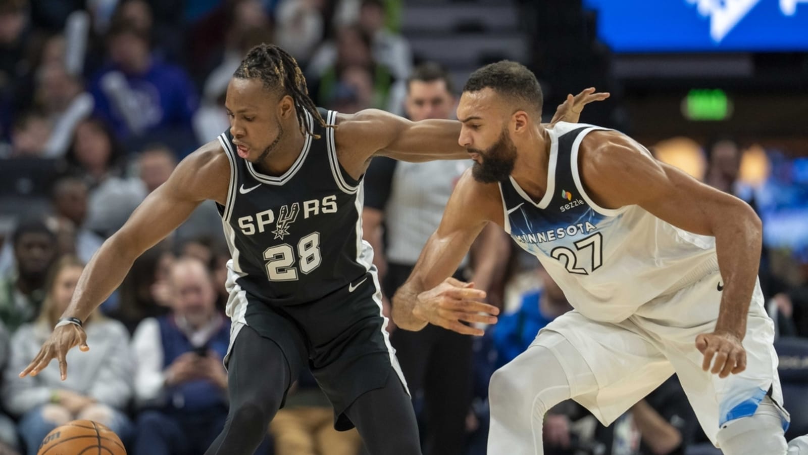 Timberwolves escape wild finish to defeat Spurs