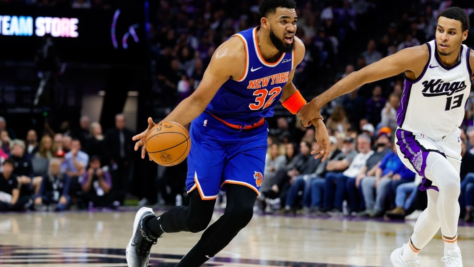 Knicks roll over Kings to end three-game skid