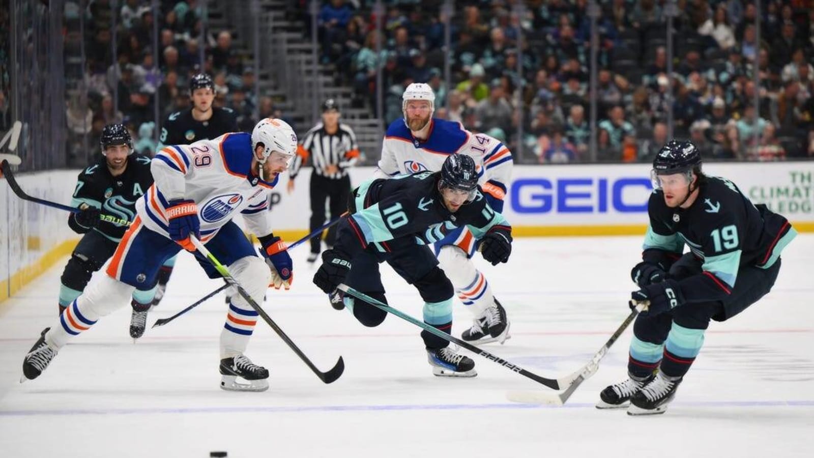 Oilers survive frantic finish, defeat Kraken 2-1