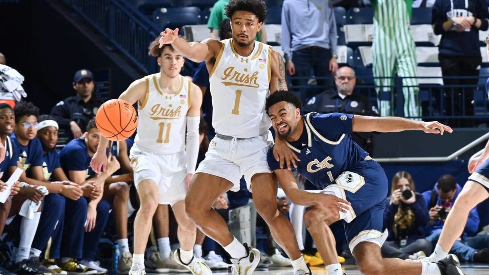 Notre Dame ekes out victory over Georgia Tech