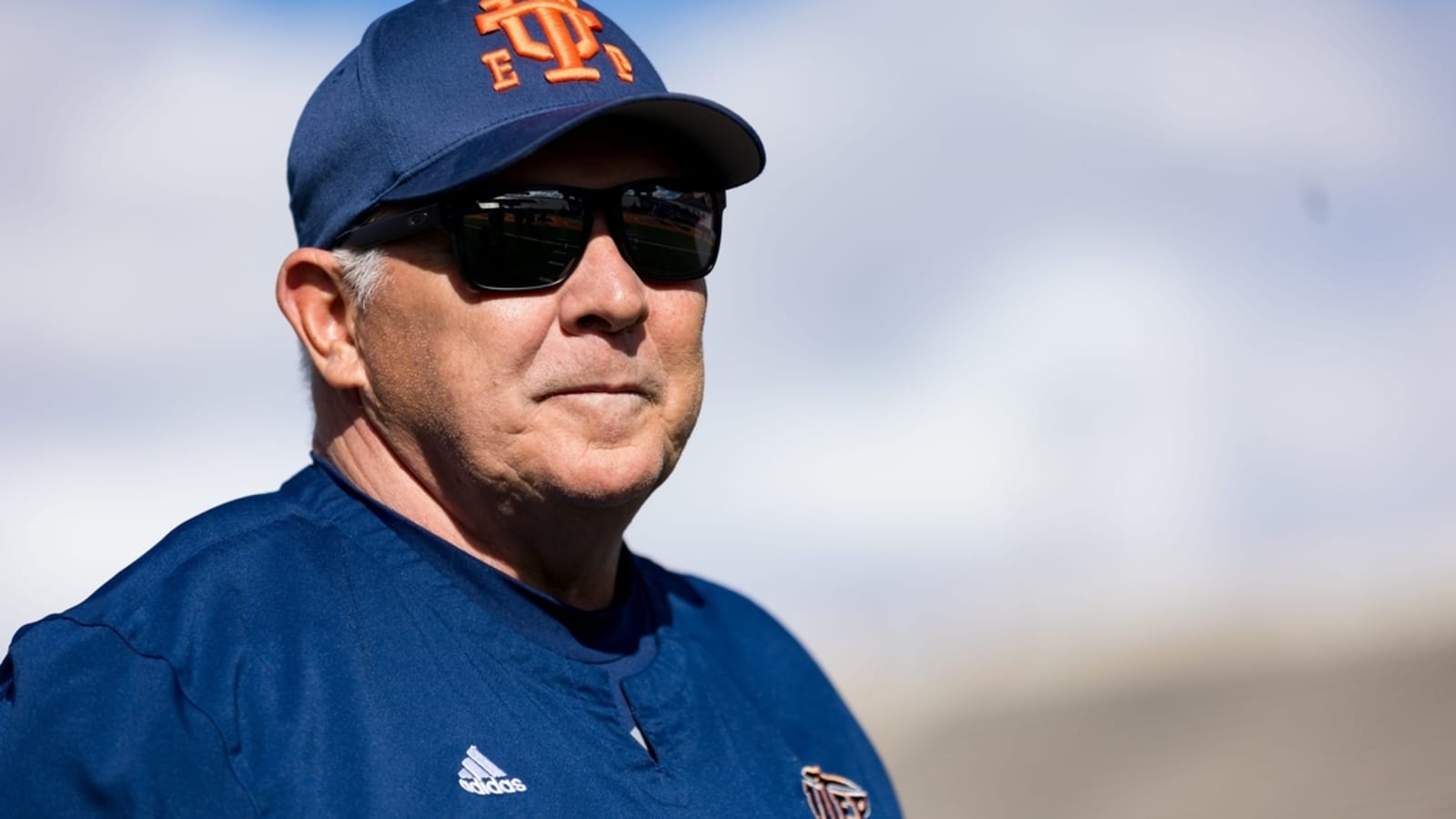 Illinois assistant Dana Dimel, longtime college coach, dies