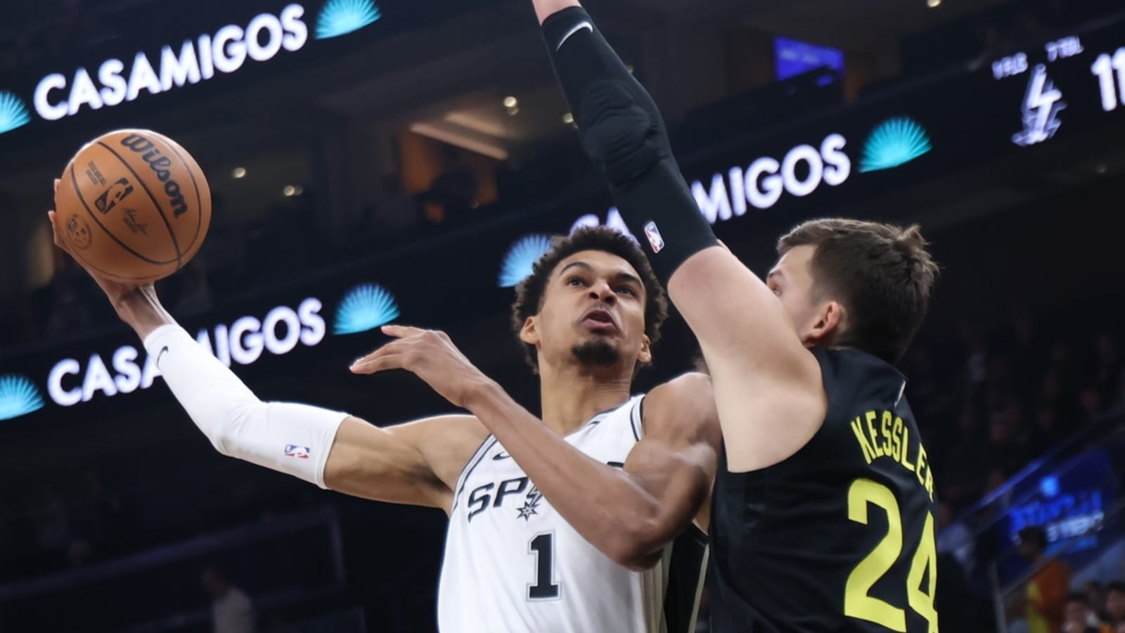 Victor Wembanyama dominates as Spurs overtake Jazz