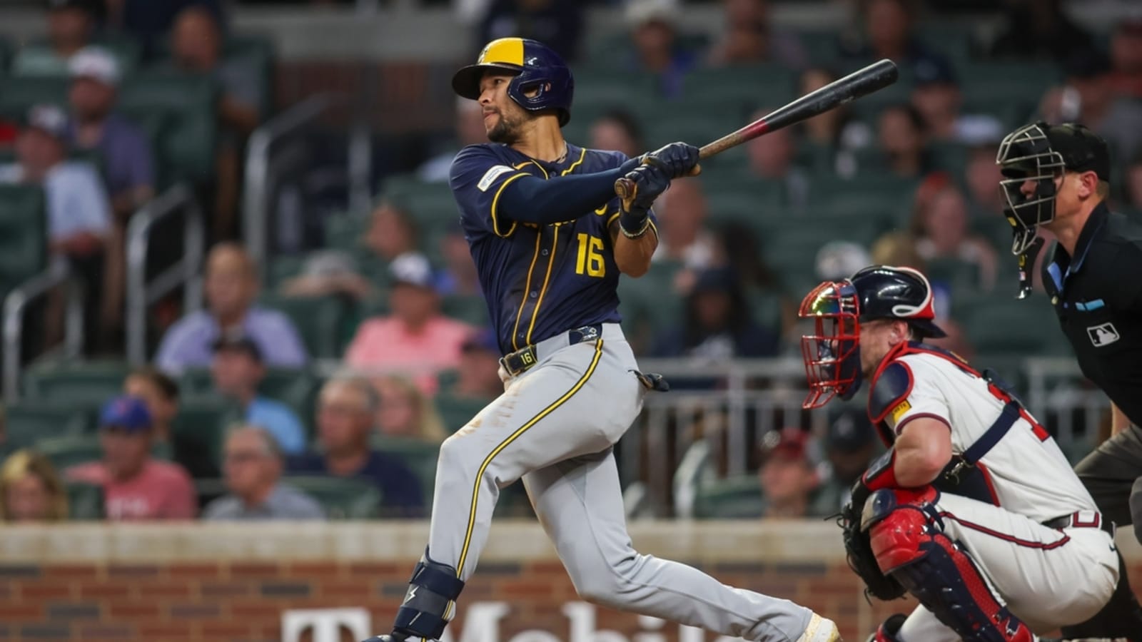 Blake Perkins&#39; tiebreaking hit boosts Brewers over Braves