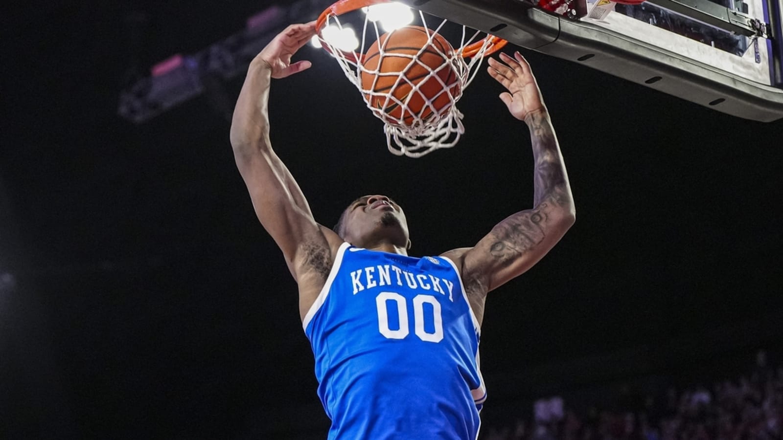No. 6 Kentucky heads to No. 14 Mississippi St. focused on the glass