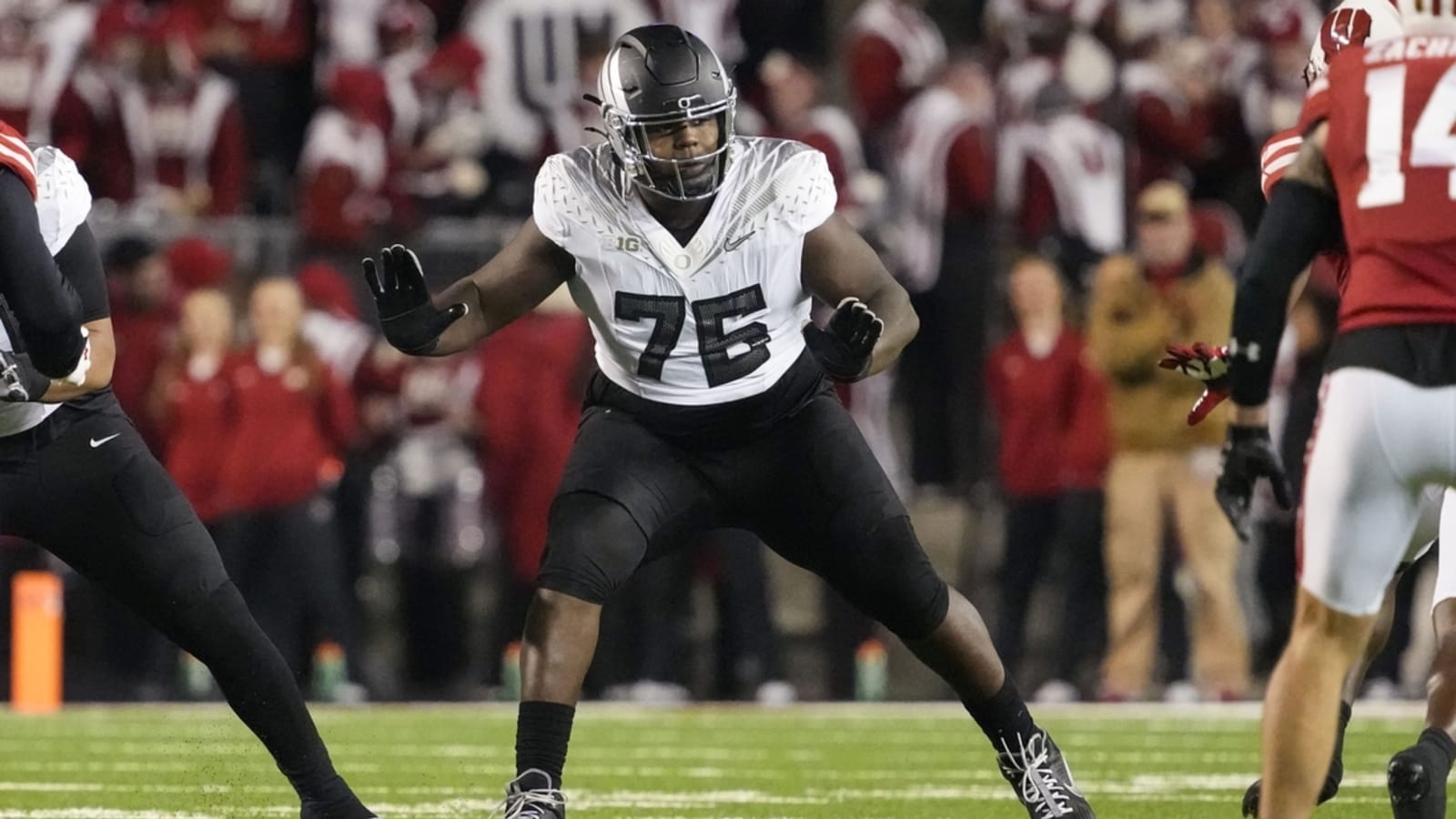 Oregon OT Josh Conerly Jr. declares for NFL draft