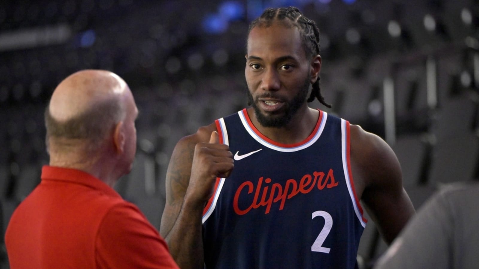 Report: Clippers&#39; Kawhi Leonard (knee) out indefinitely