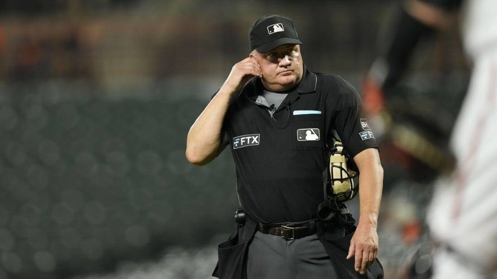 MLB umps Jeff Nelson and Ed Hickox announce retirement