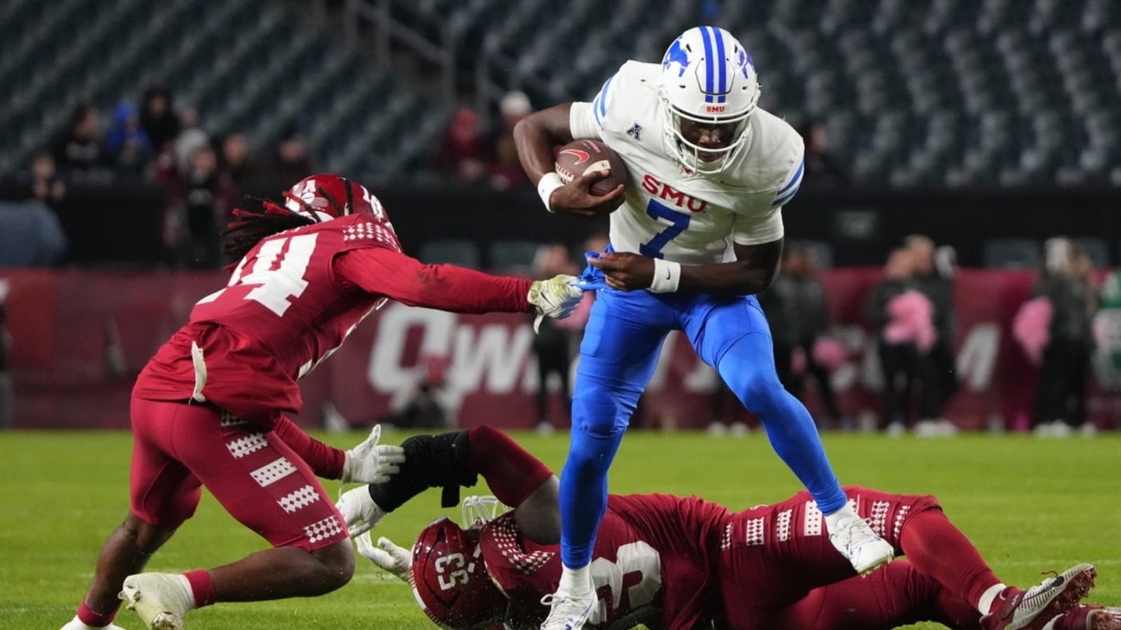 SMU replacing QB Preston Stone with Kevin Jennings