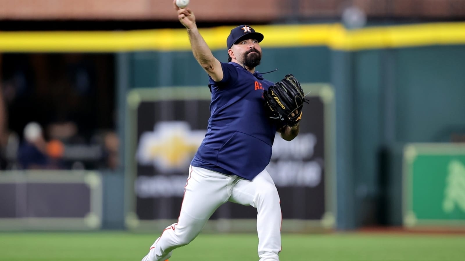 Tigers sign RHP Jose Urquidy