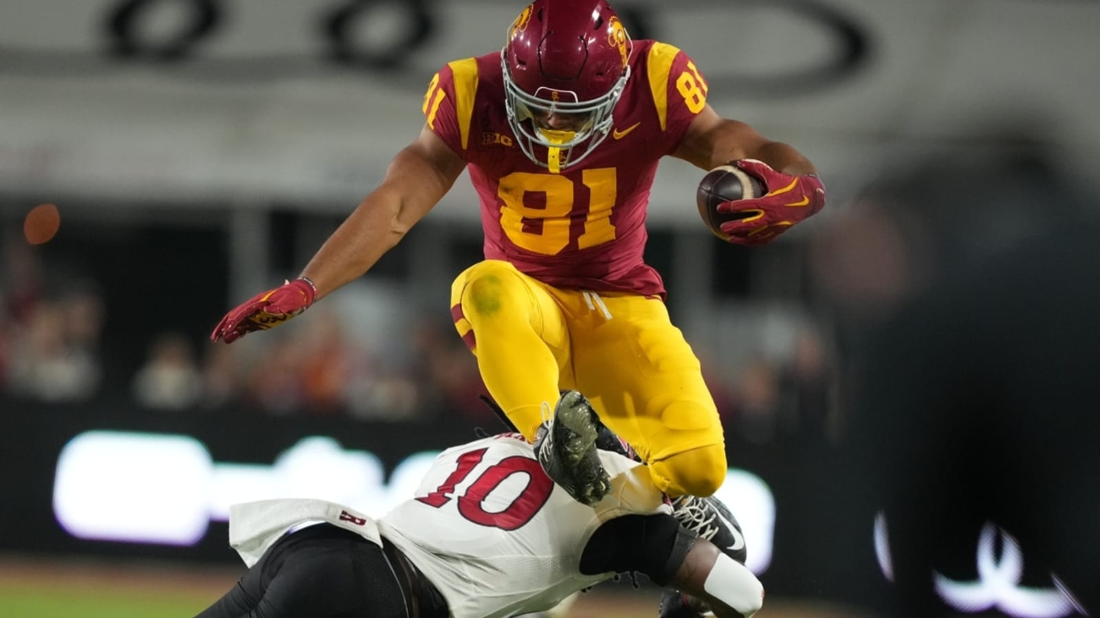 Woody Marks (3 TDs), USC blast past Rutgers
