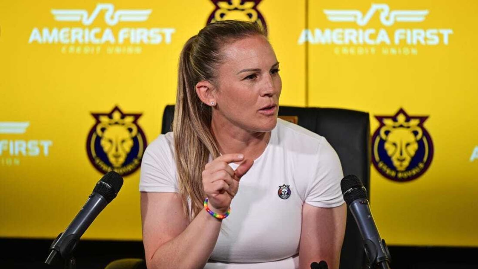 Expansion Royals fire coach Amy Rodriguez; team president reassigned