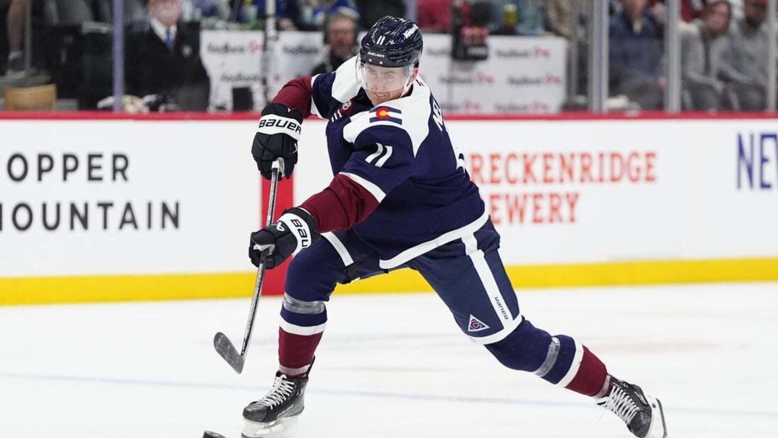 Avalanche plan to refocus vs. Blackhawks after blown lead