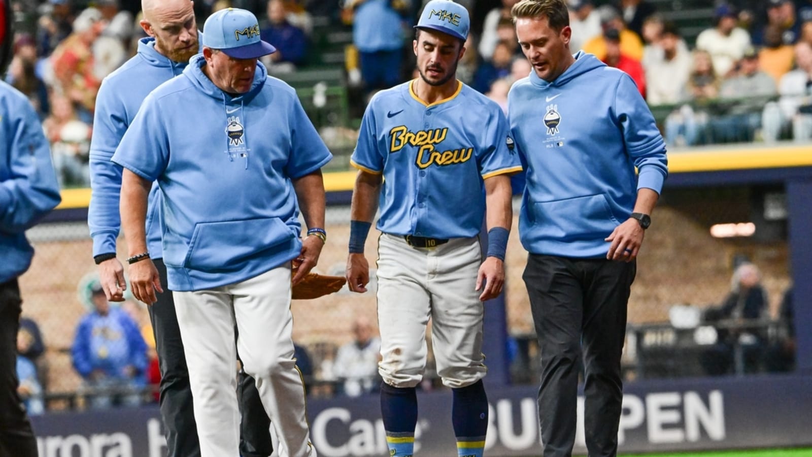 Brewers OF Sal Frelick to undergo MRI on hip