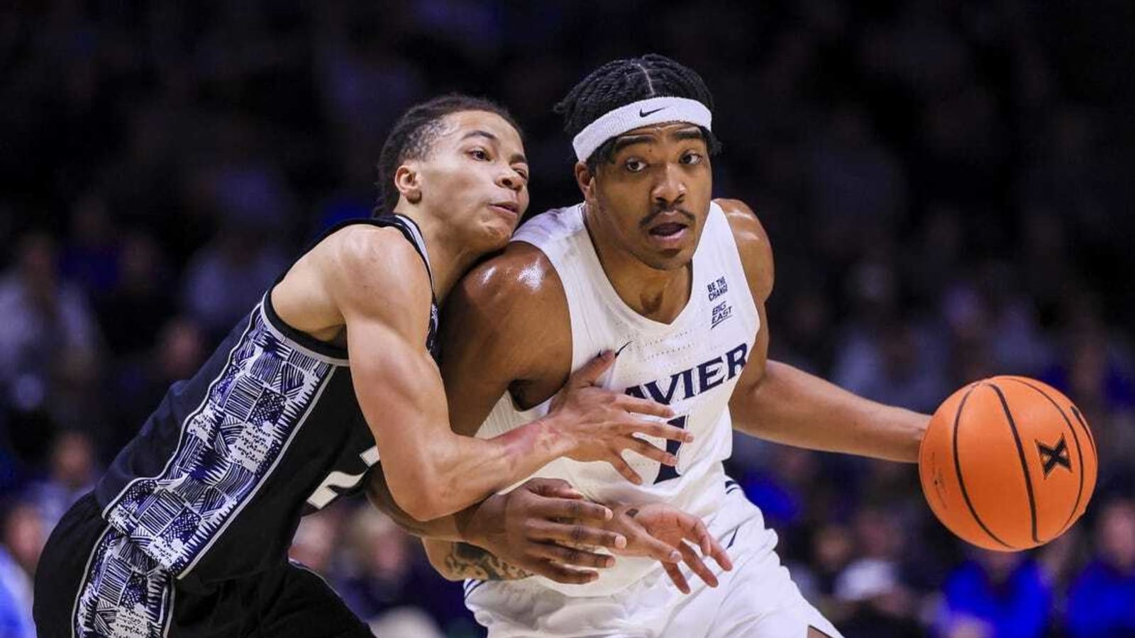 Xavier hangs on, beats spiraling Georgetown