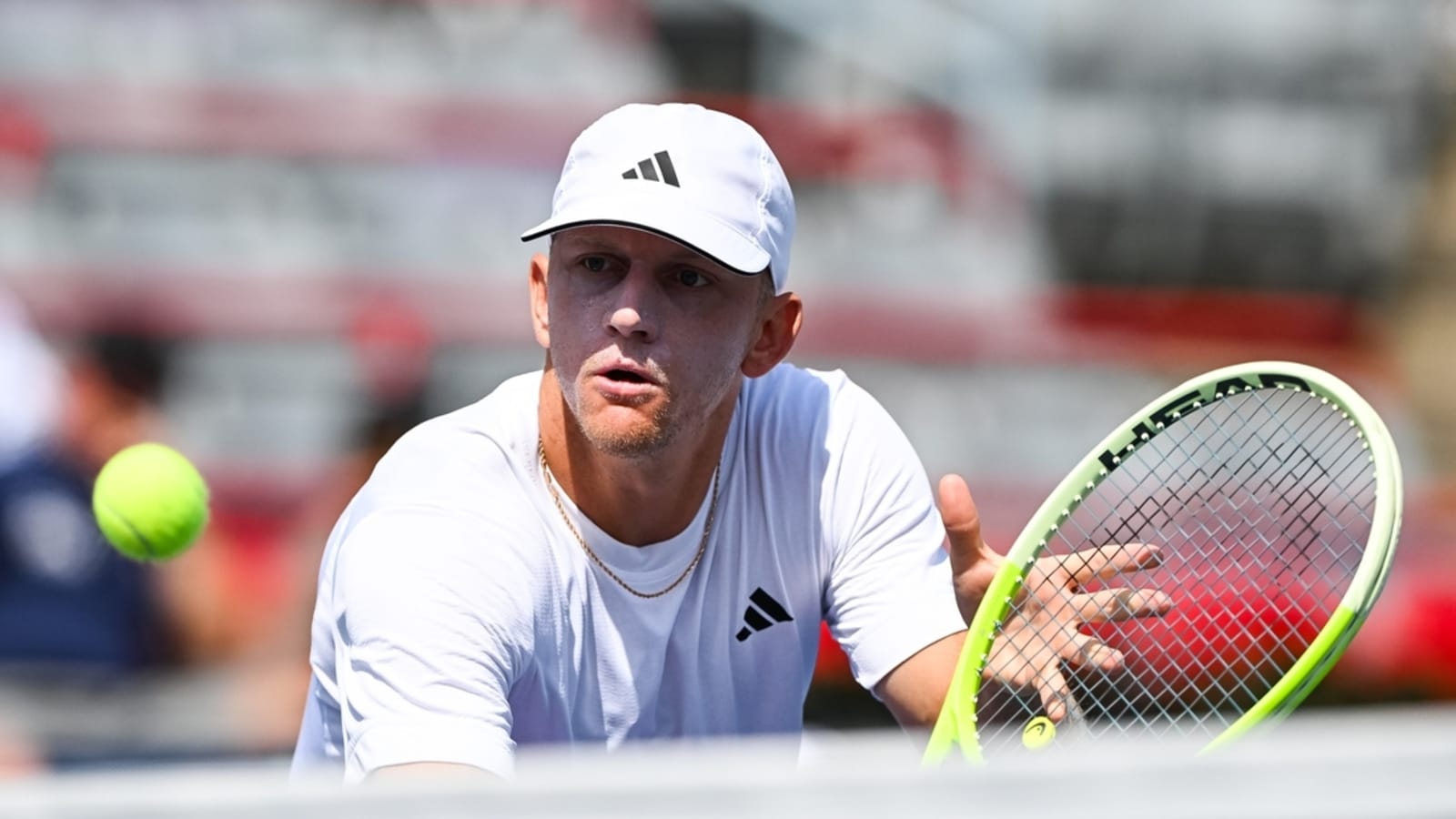 Alejandro Davidovich Fokina upsets Daniil Medvedev in Montreal