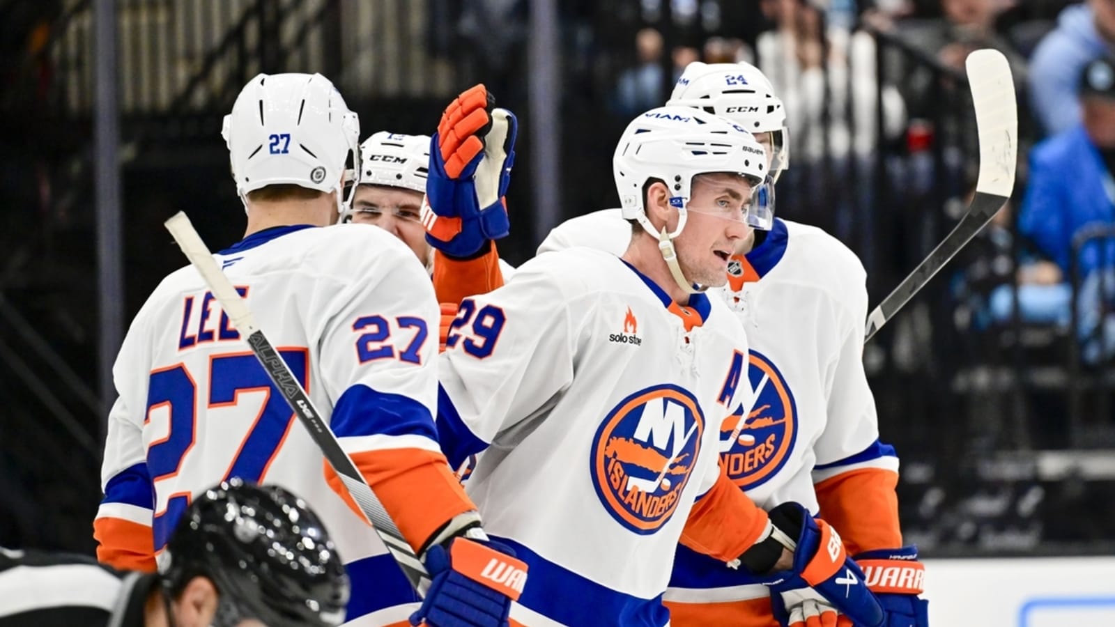 Islanders win at Utah, complete perfect trip