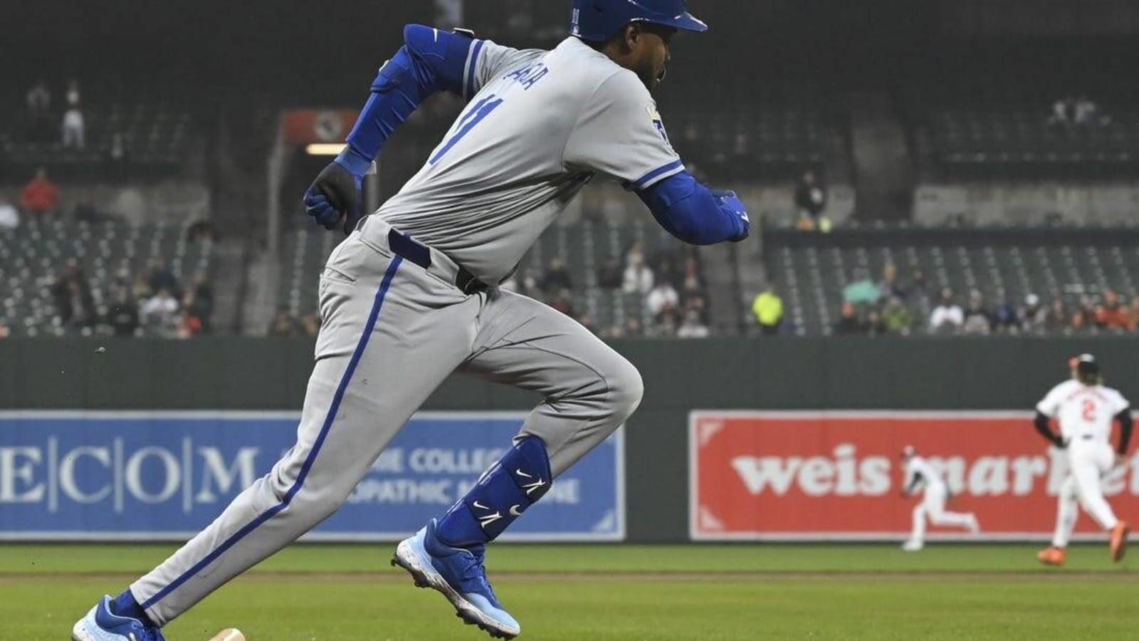 Royals attempt to keep power on against White Sox