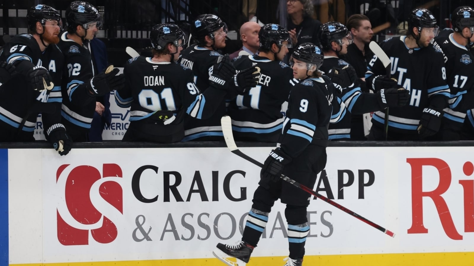 Utah makes third period surge, downs Red Wings