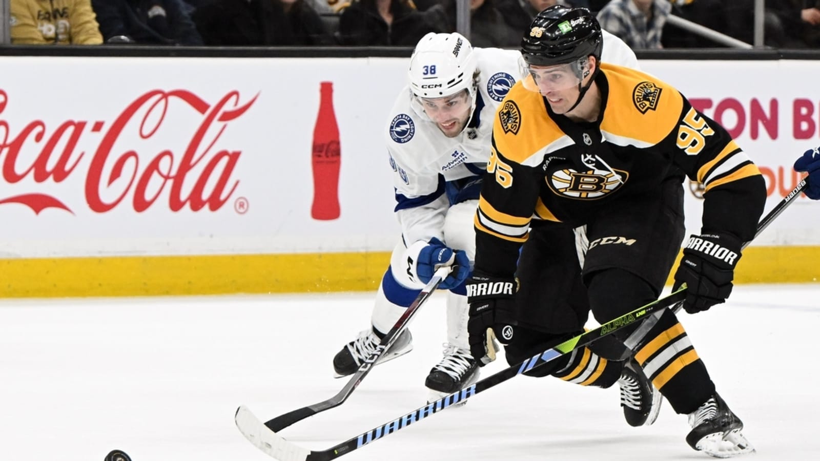 Jeremy Swayman (43 saves), Bruins avenge loss to Lightning
