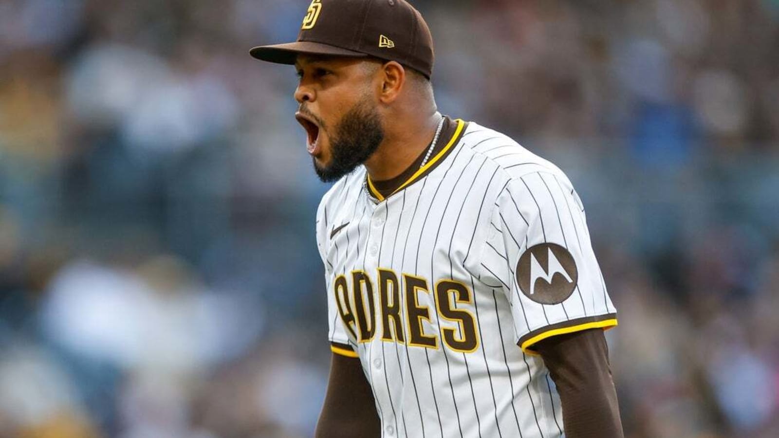 Surging Cubs welcome unbeaten Padres for home opener
