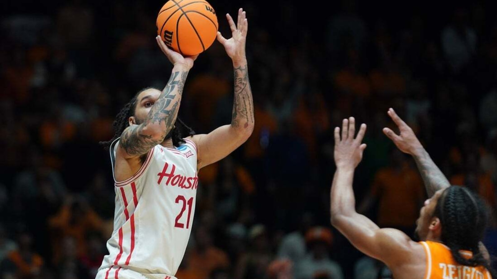 Houston clamps down on Tennessee, clinching return to Final Four