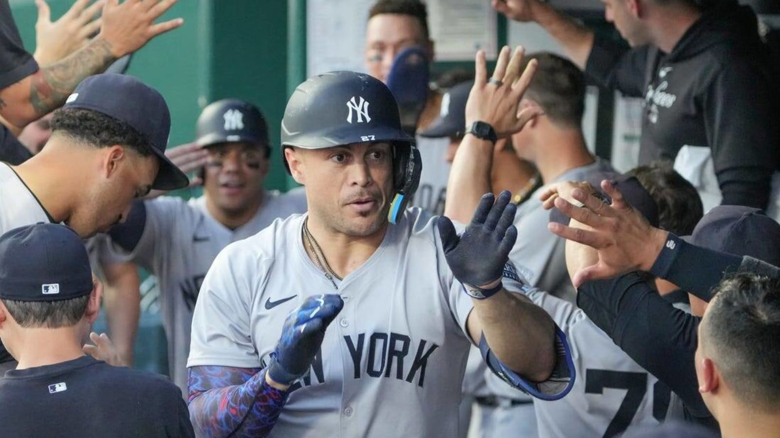 Yankees throttle Royals for fourth straight win