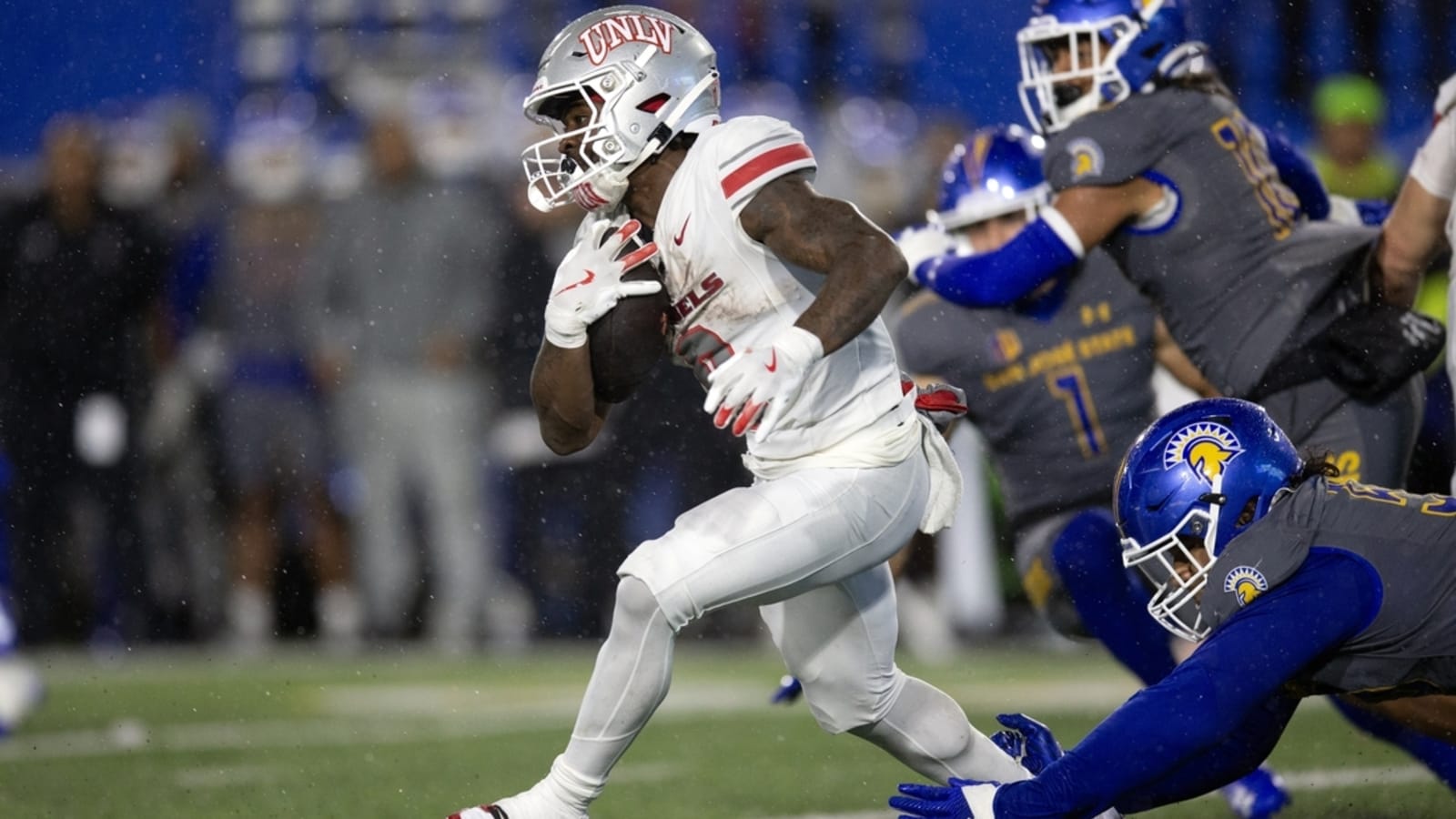 No. 24 UNLV shakes off slow start, tops San Jose State