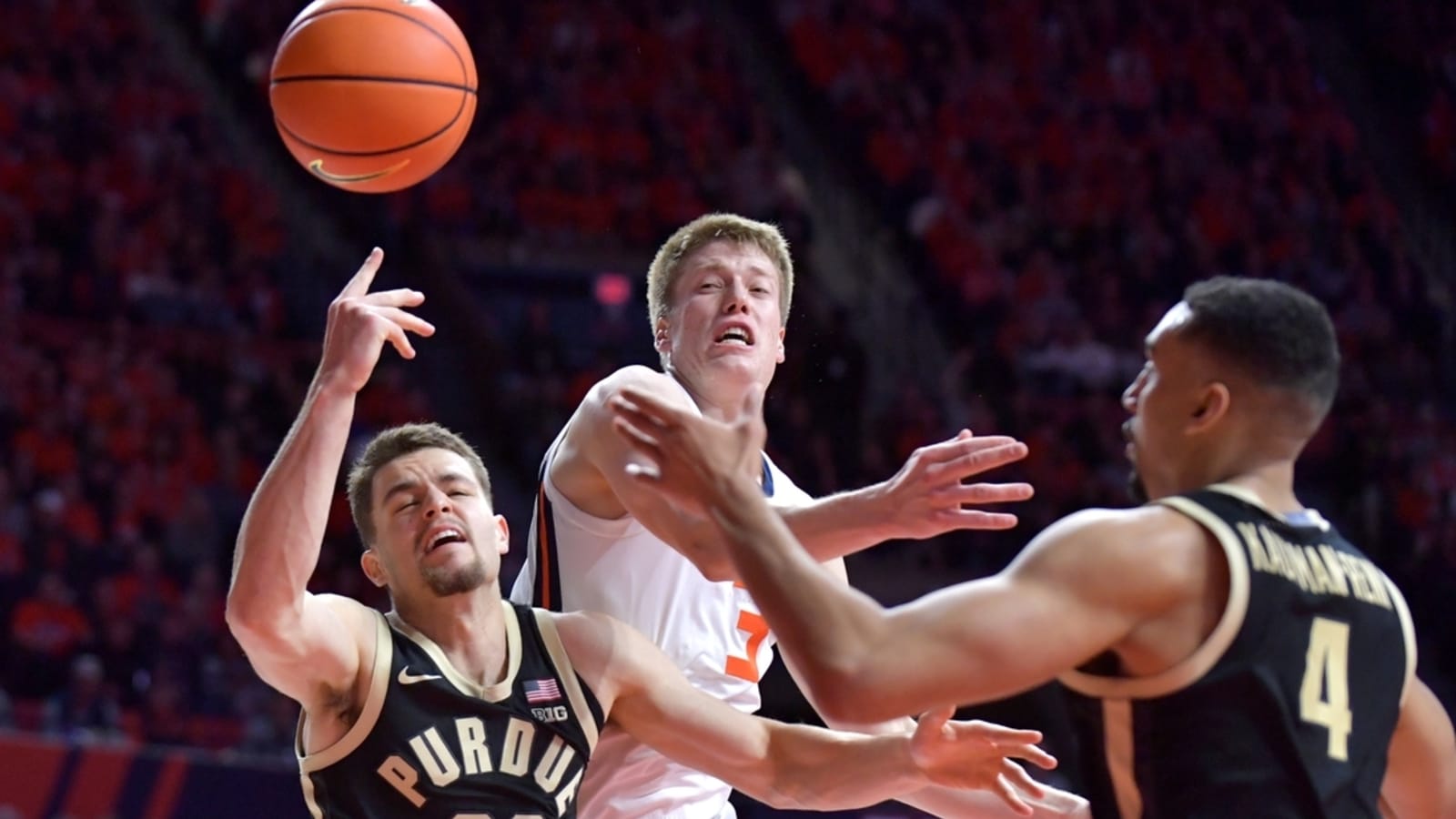 Illinois chases down No. 18 Purdue with late 13-1 run