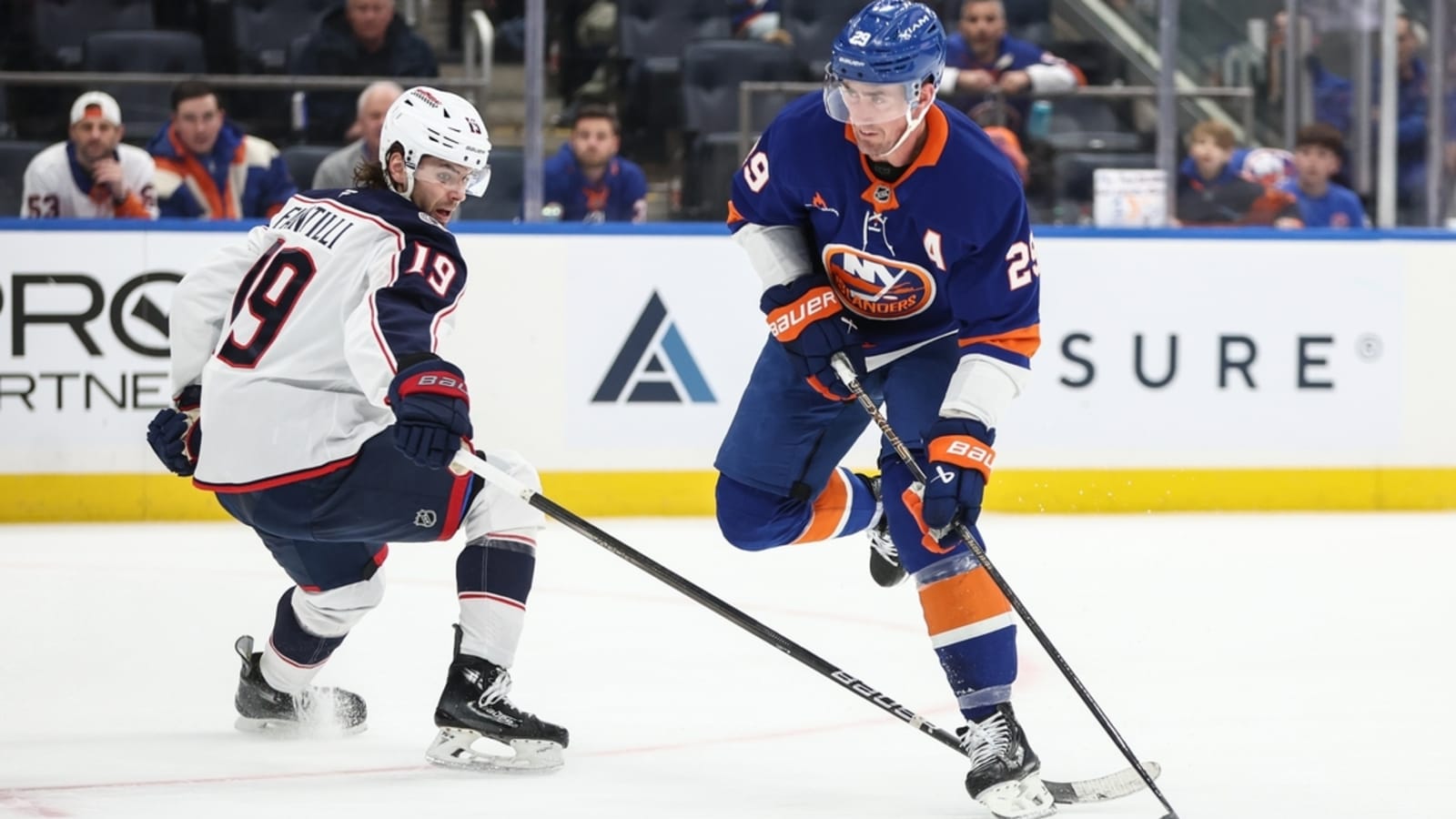 Avalanche, Islanders aim to build on wild wins