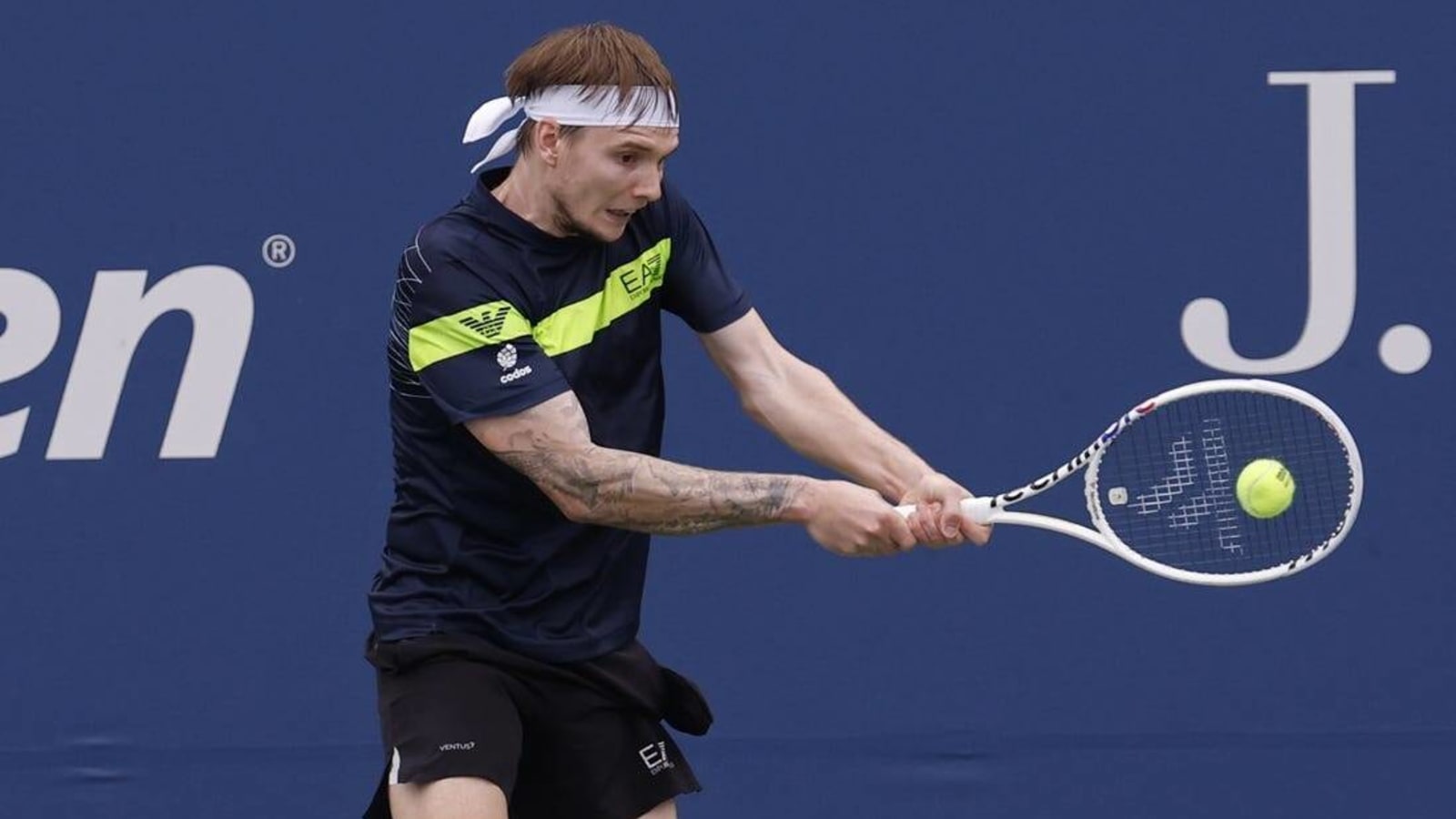 Alexander Bublik fights his way into Montpellier semis
