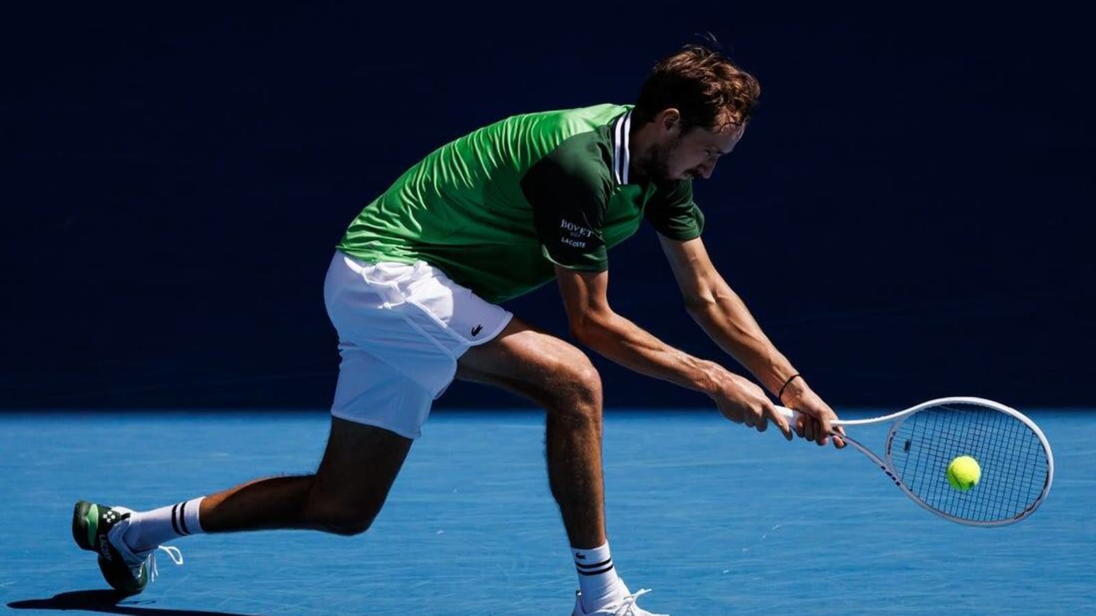 Daniil Medvedev works 5 sets to reach Australian Open semis