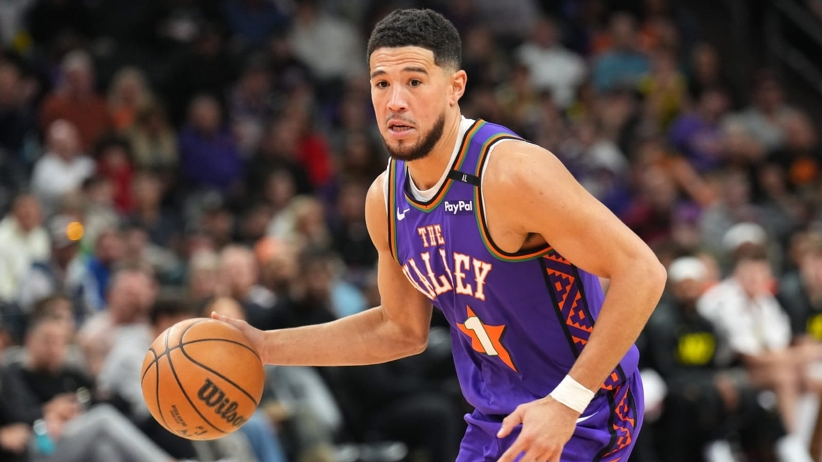 Devin Booker (34 pts.), Suns continue dominance of Jazz
