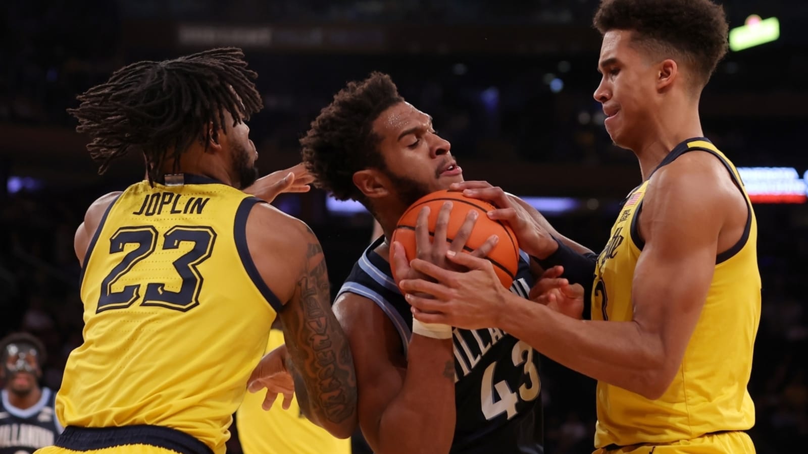 Eric Dixon, new-look Villanova vies for victory over Lafayette